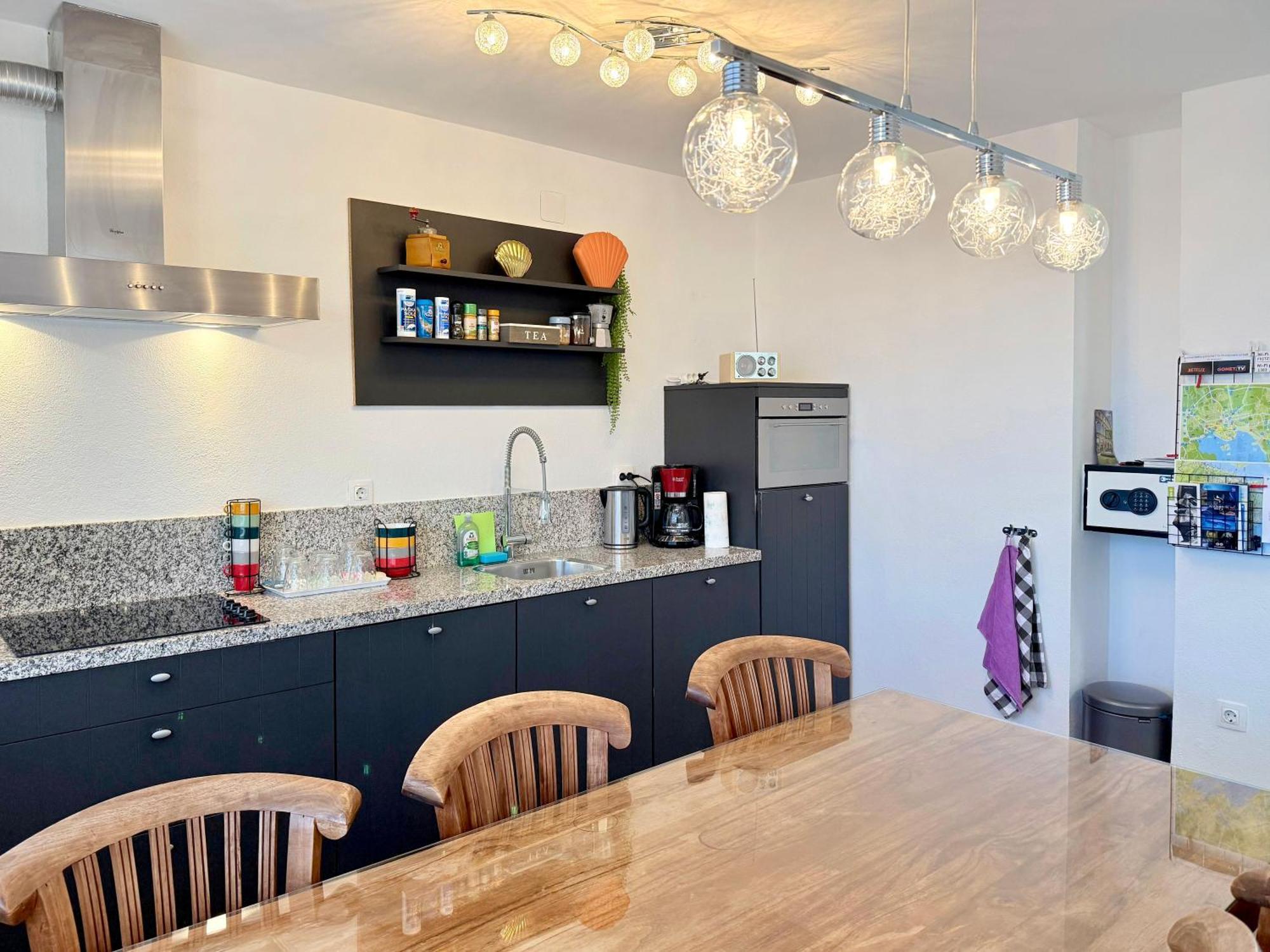 Harbour Apartment *
